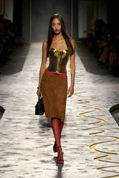Look 30